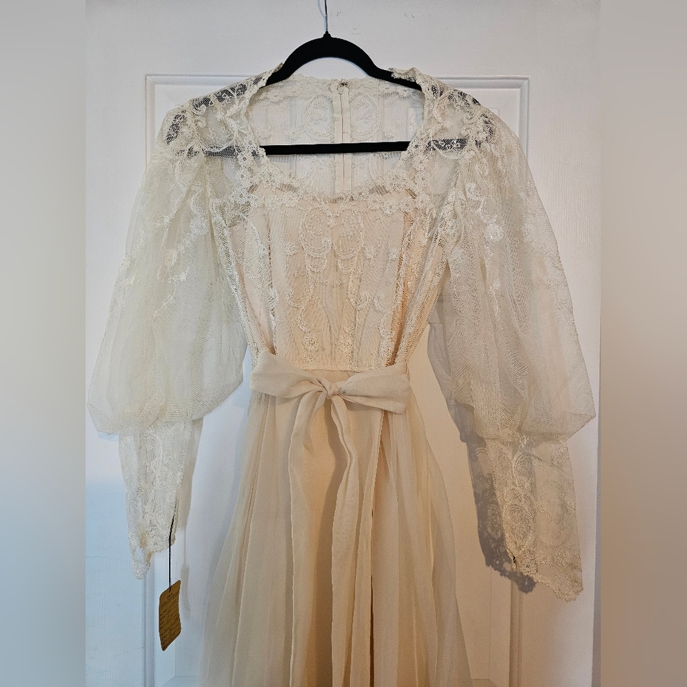 Vintage Lace Wedding Dress Size 10 Ivory - Picture 2 of 4